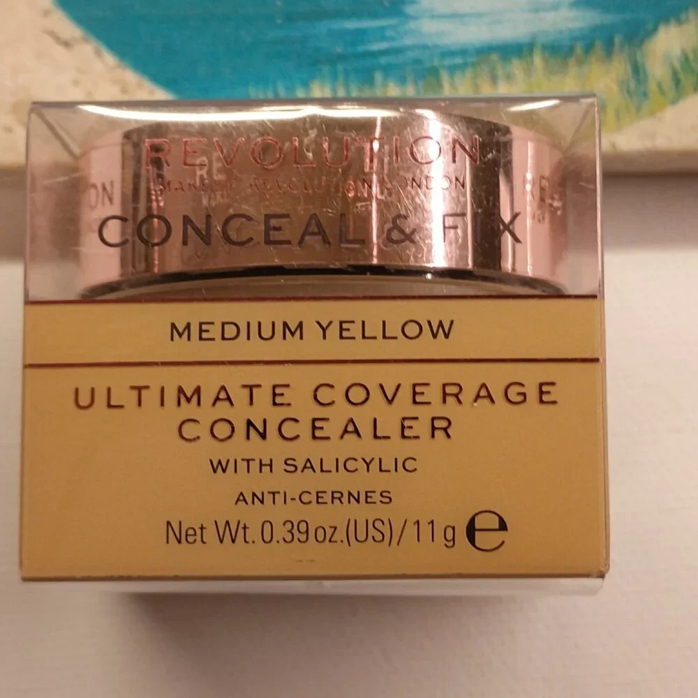 Makeup Revolution Conceal & Fix Ultimate Coverage Concealer - Medium Yellow